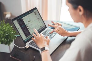 ママが未経験からできる副業としてのオンライン秘書とは？